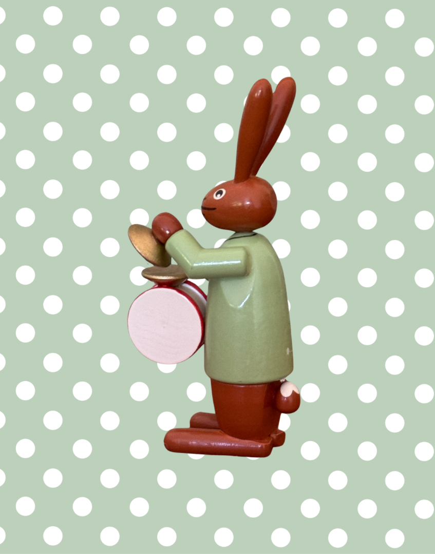 Rudolphs Schatzkiste Style Easter Bunny Musician | Wood Composite Vintage Figurine with Drum