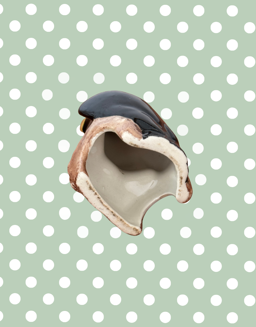 Interior base of ceramic pie bird vent