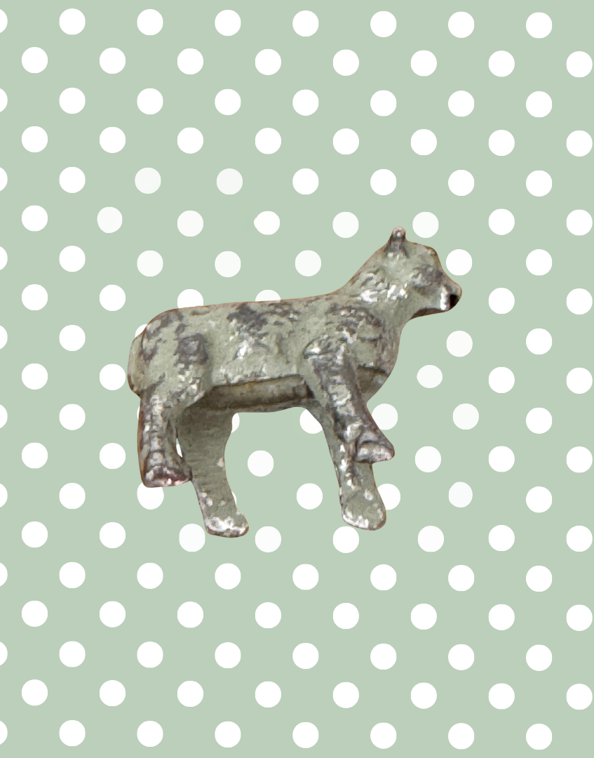 underside view of lamb vintage lead britains toy
