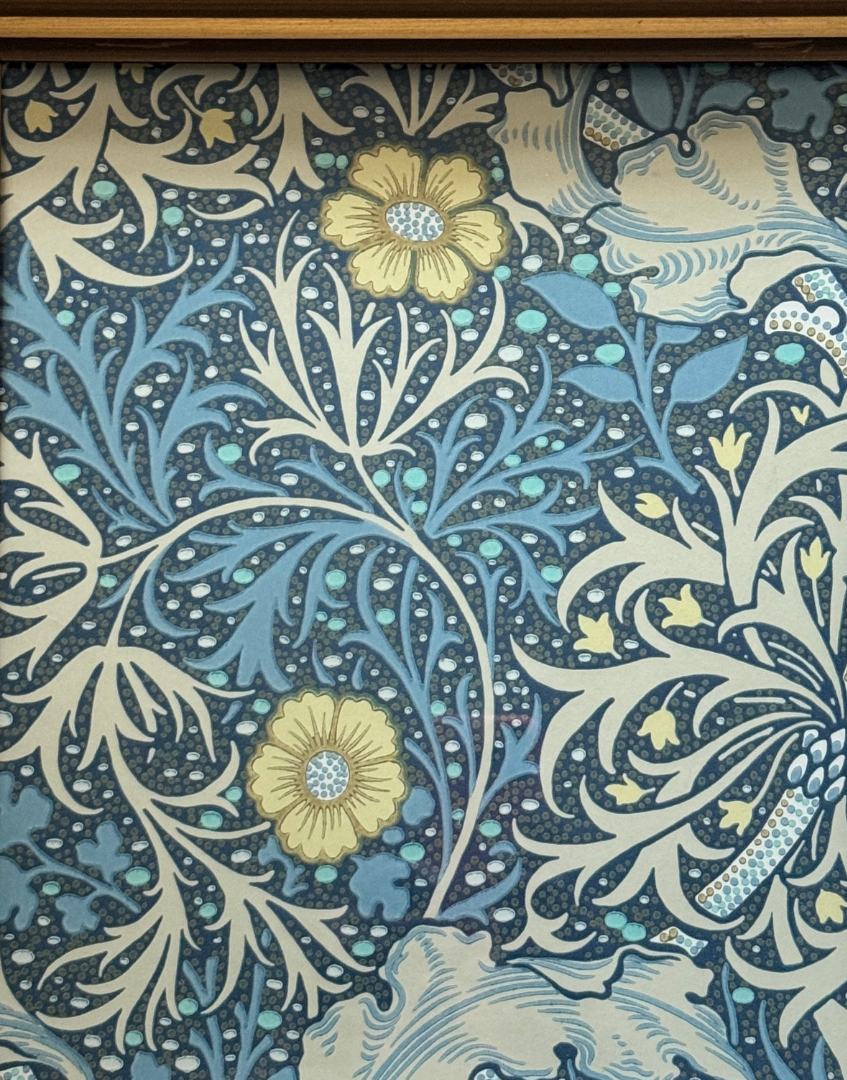 'Seaweed – Ink & Woad' William Morris Framed Wall Art | Unique Vintage Gold Wood Frame