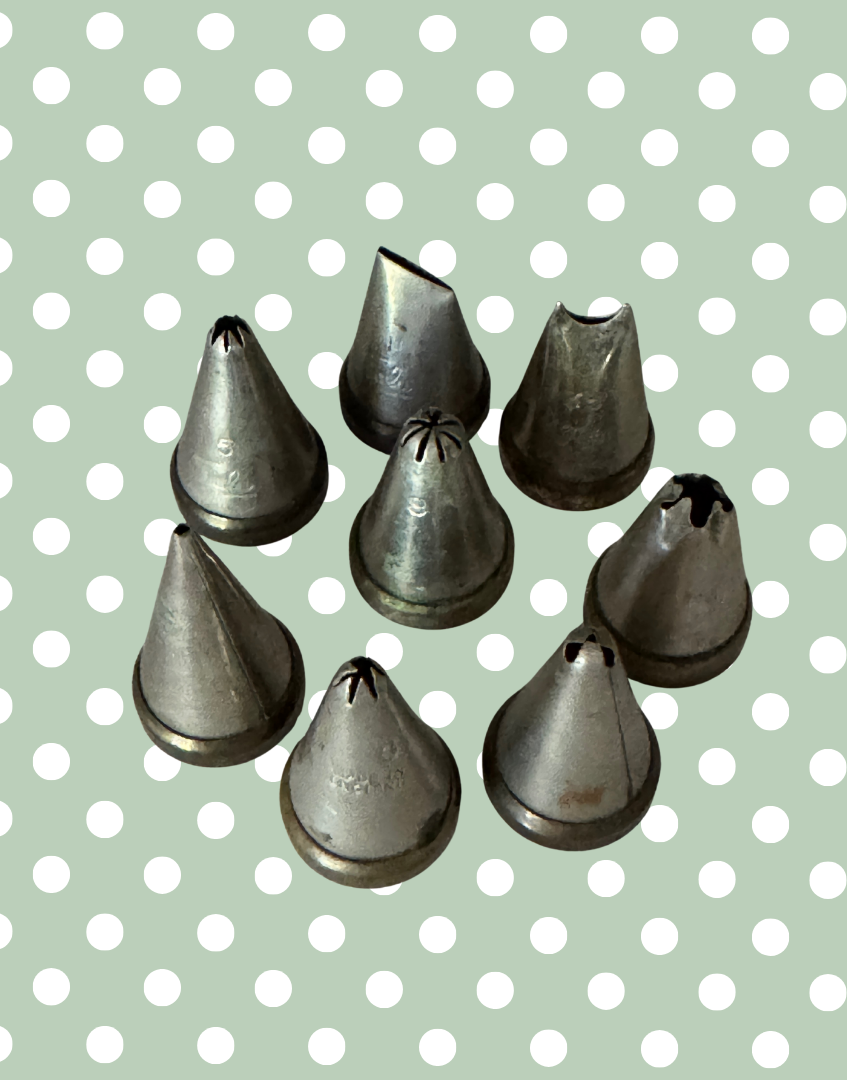 Classic Tala Icing Nozzle Set | Set of 7 | Vintage Cake Decorating Props or Collectable