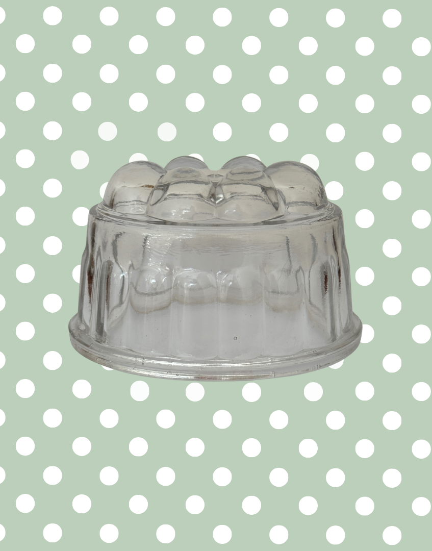 Charming Medium Vintage Clear Glass Jelly Mould | Classic Festive Pudding & Blancmange Mould