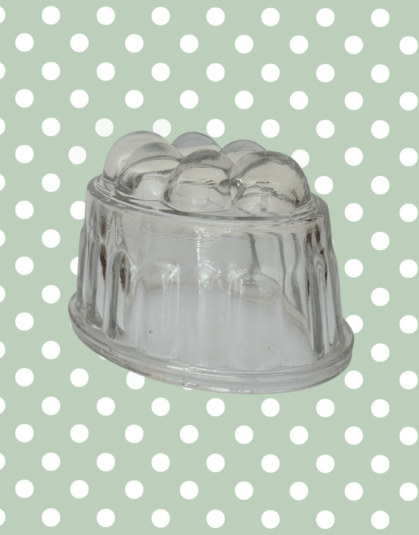 Charming Medium Vintage Clear Glass Jelly Mould | Classic Festive Pudding & Blancmange Mould
