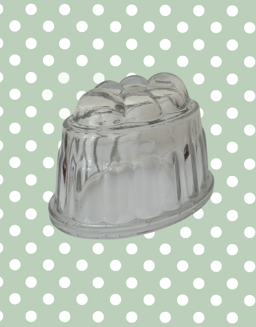 Charming Medium Vintage Clear Glass Jelly Mould | Classic Festive Pudding & Blancmange Mould