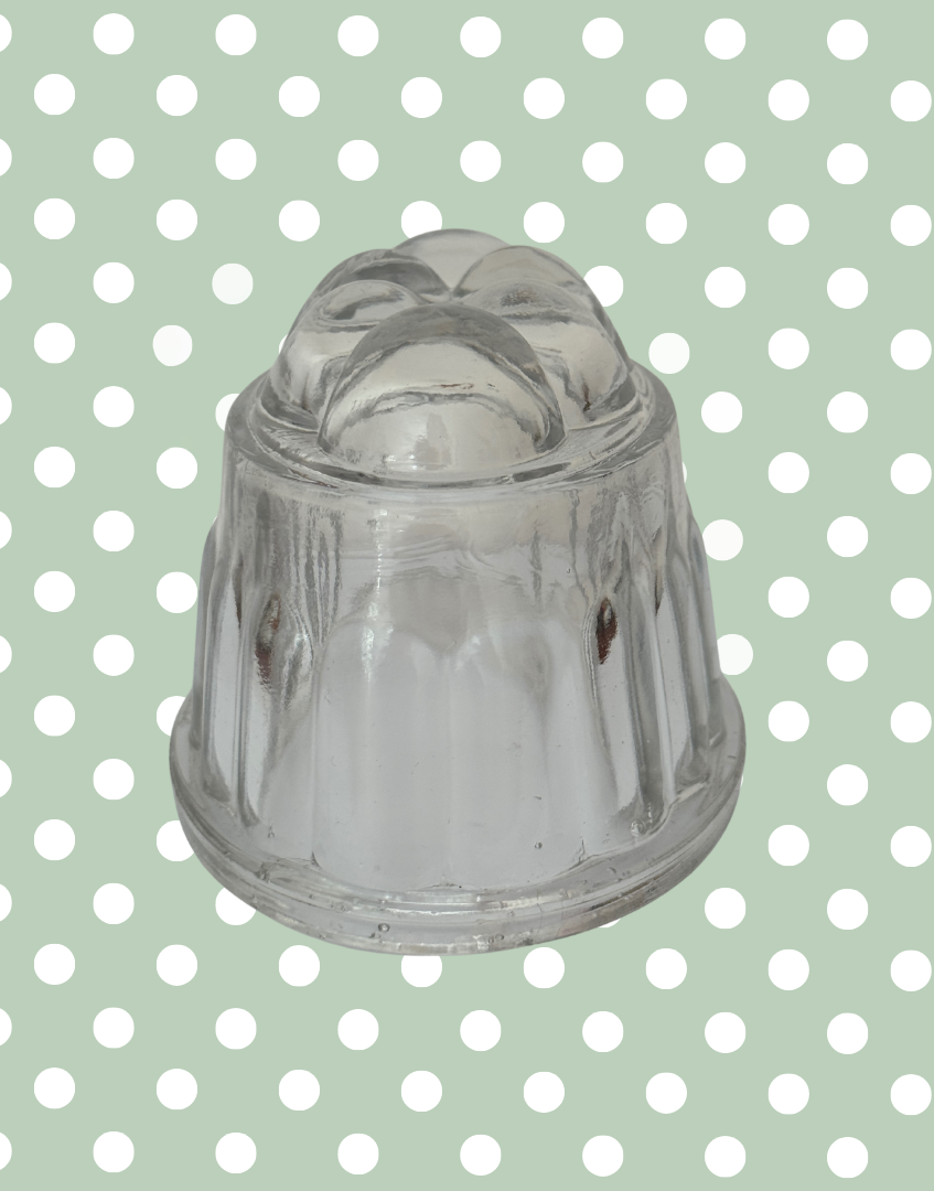 Charming Medium Vintage Clear Glass Jelly Mould | Classic Festive Pudding & Blancmange Mould