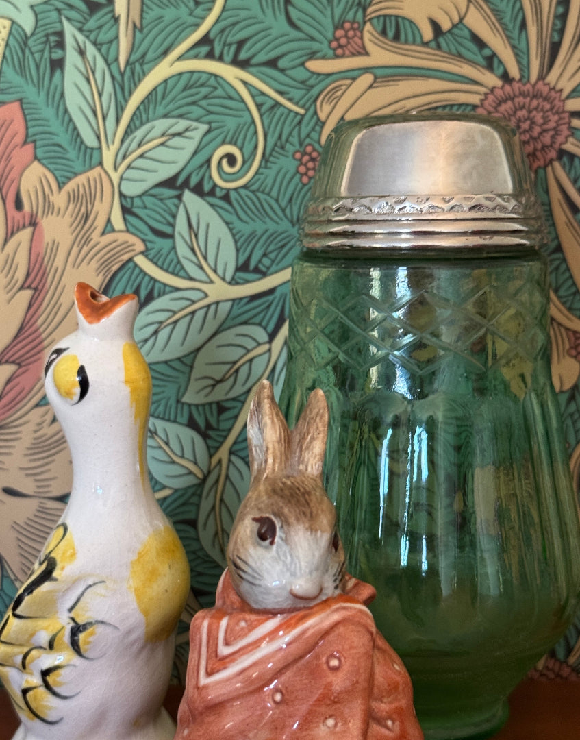 Beatrix Potter ‘Poorly Peter Rabbit’ Beswick Figurine | Frederick Warne & Co. 1976 Collectable