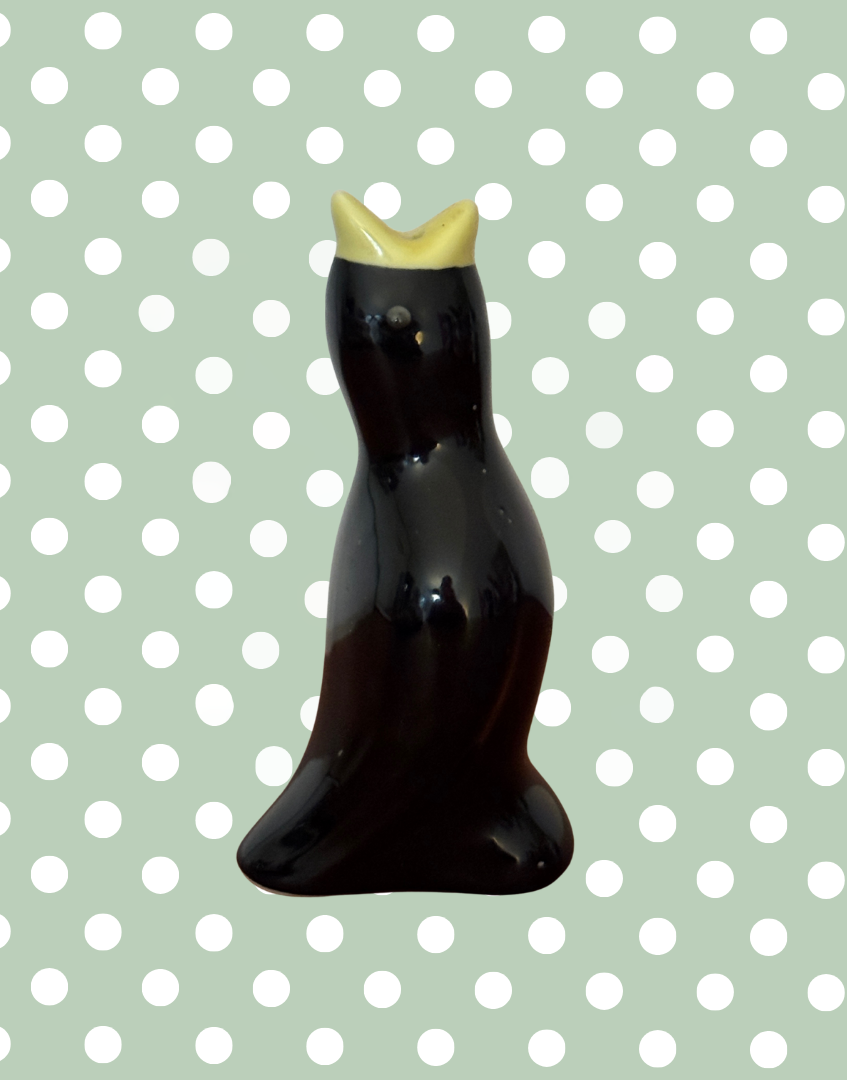Vintage Black Pie Bird with Yellow Beak | Traditional British Kitchen Collectable
