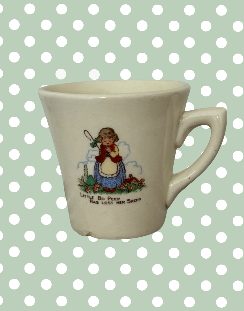 1940s vintage cgilds playset mug with little bo peep nursery rhyme illustration
