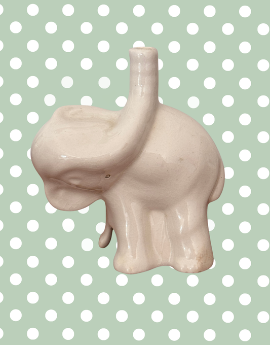 Nubrown England white elephant shaped pie vent