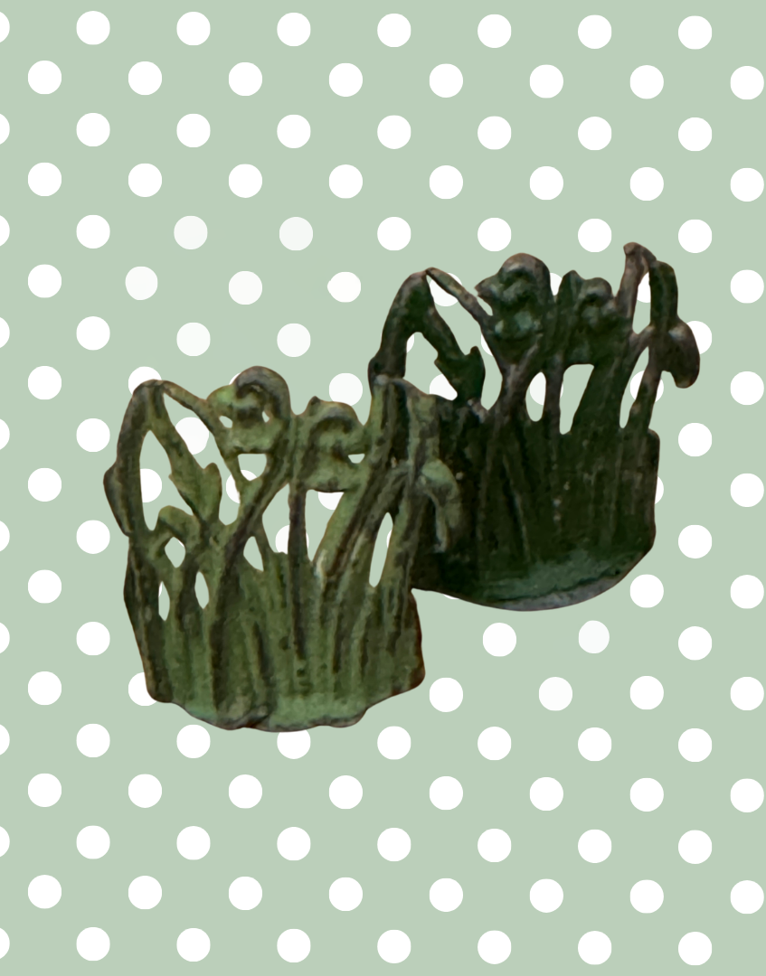 a pair of green foliage lead metal britains farm collectables