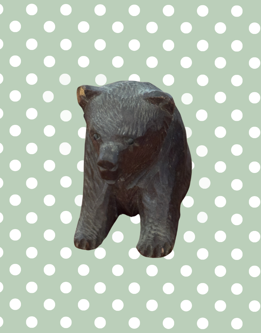 1930s Black Forest carved wooden bear dark tone sitting front view