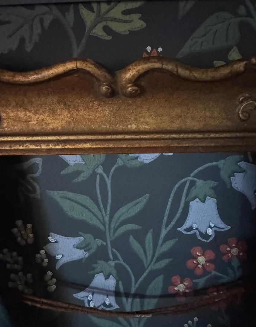 Antique Gilt Gesso Portrait Frame with Ornate Decorative Corners | Early 20th Century Classic