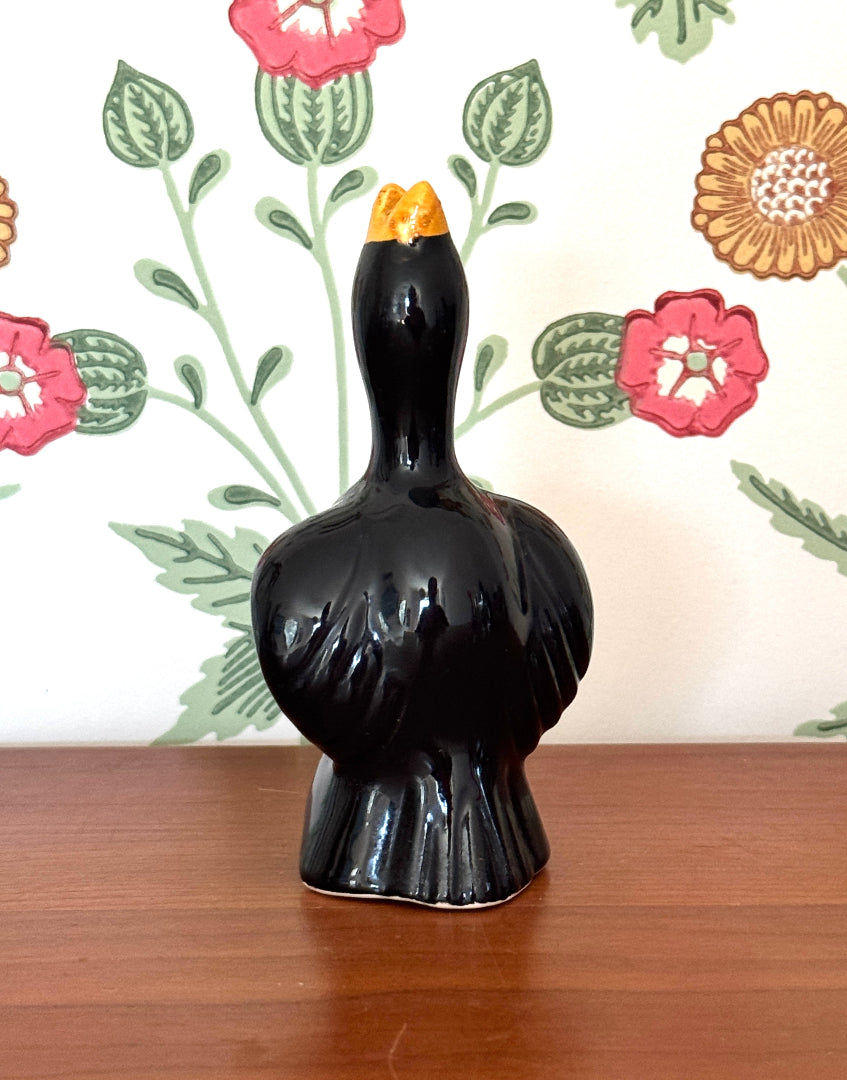 Vintage Black Bird Pie Vent with Yellow Beak – Elegant Ceramic Baking Collectable