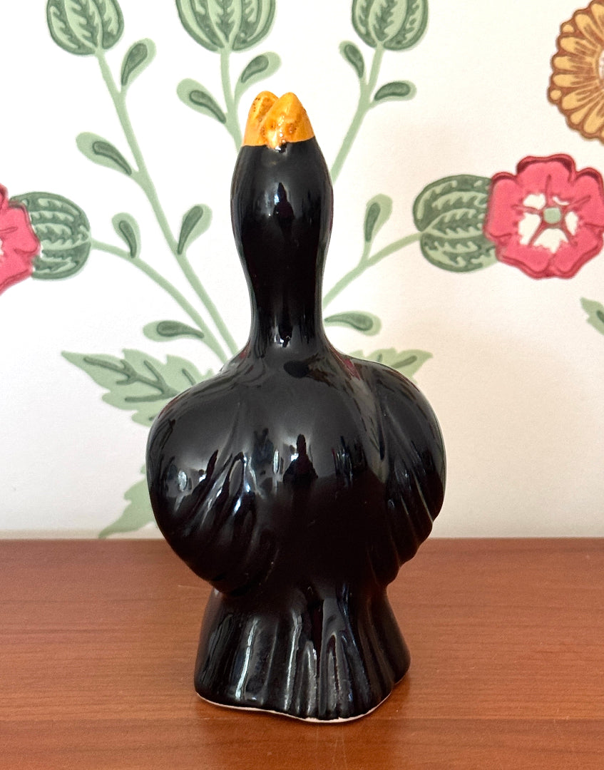 Vintage Black Bird Pie Vent with Yellow Beak – Elegant Ceramic Baking Collectable