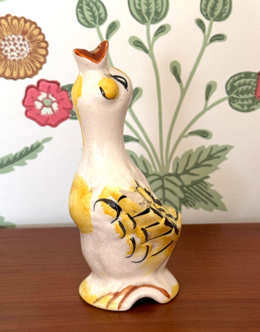 Highly Collectable Quirky Vintage Yellow Bird Pie Funnel | ‘Kissy Lips’ Ceramic Baking Vent