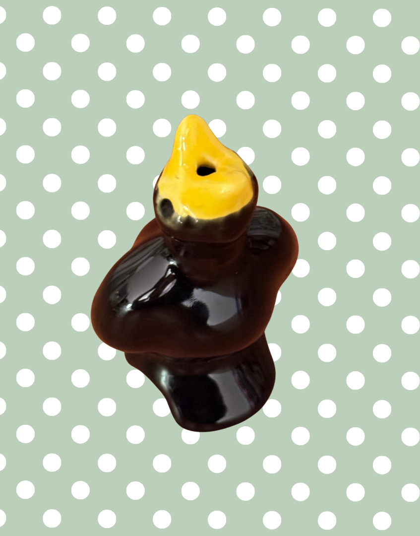 Classic & Charming Black & Yellow Vintage Pie Bird | Sing a Song of Sixpence Style With Characterful Eyes