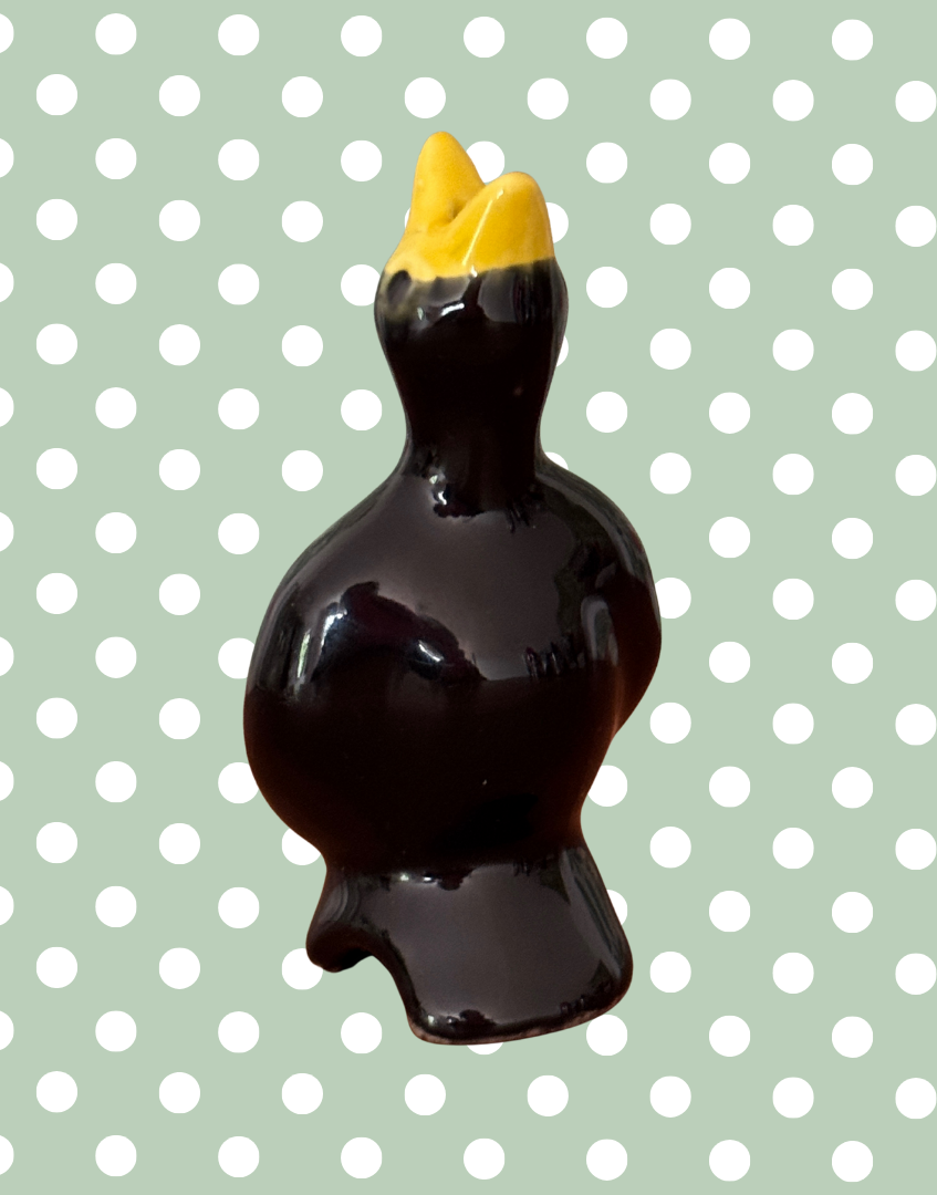 Classic & Charming Black & Yellow Vintage Pie Bird | Sing a Song of Sixpence Style With Characterful Eyes