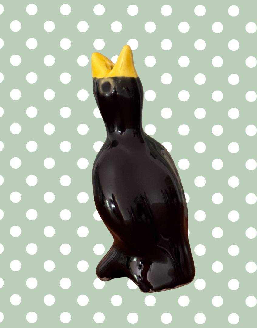 Classic & Charming Black & Yellow Vintage Pie Bird | Sing a Song of Sixpence Style With Characterful Eyes