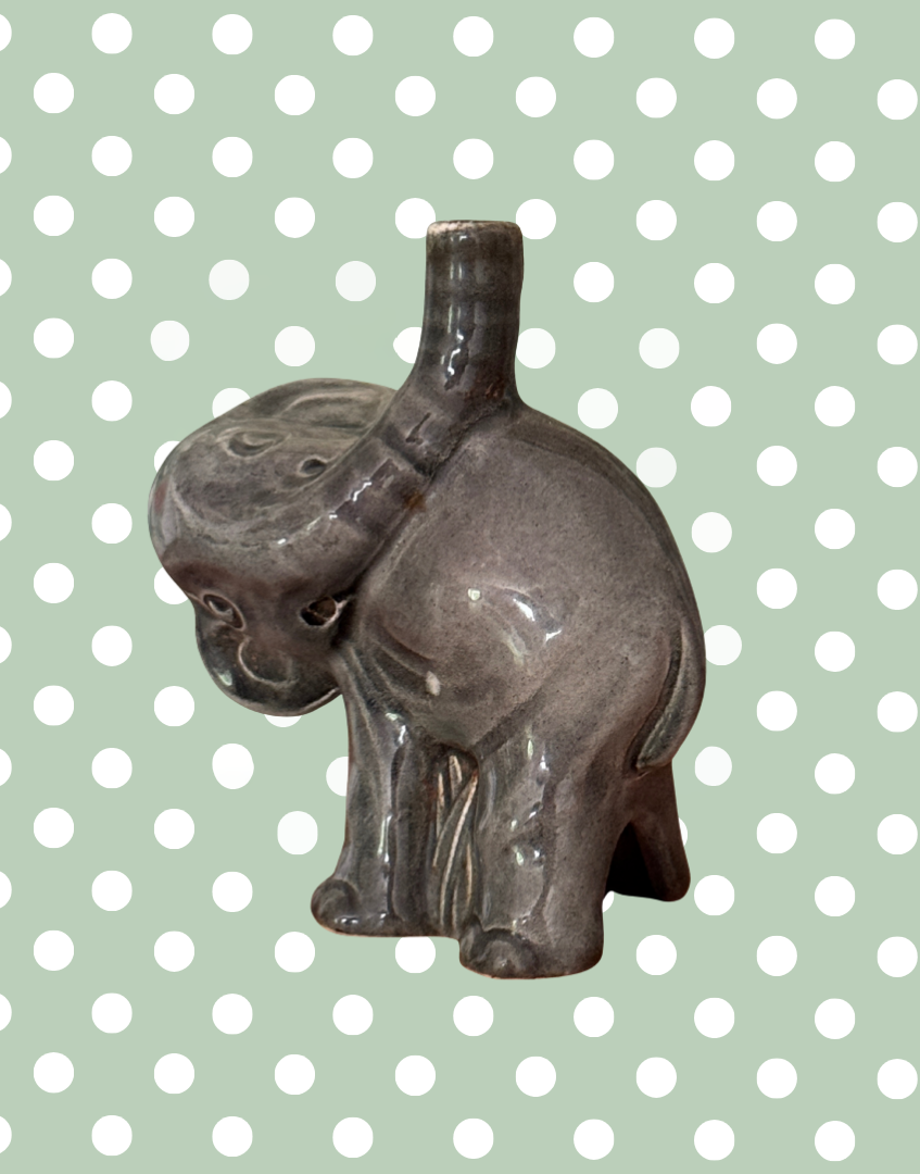 Rare & Adorable Grey Nutbrown Elephant Pie Funnel 