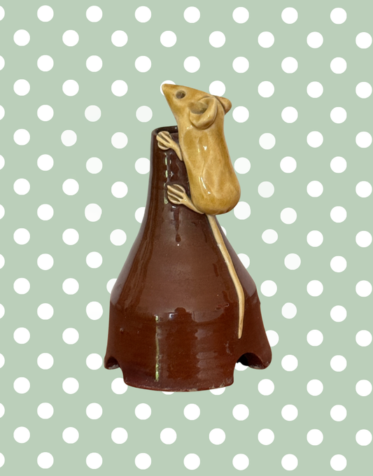 David Cleverly Vintage Country Mouse Pie Funnel