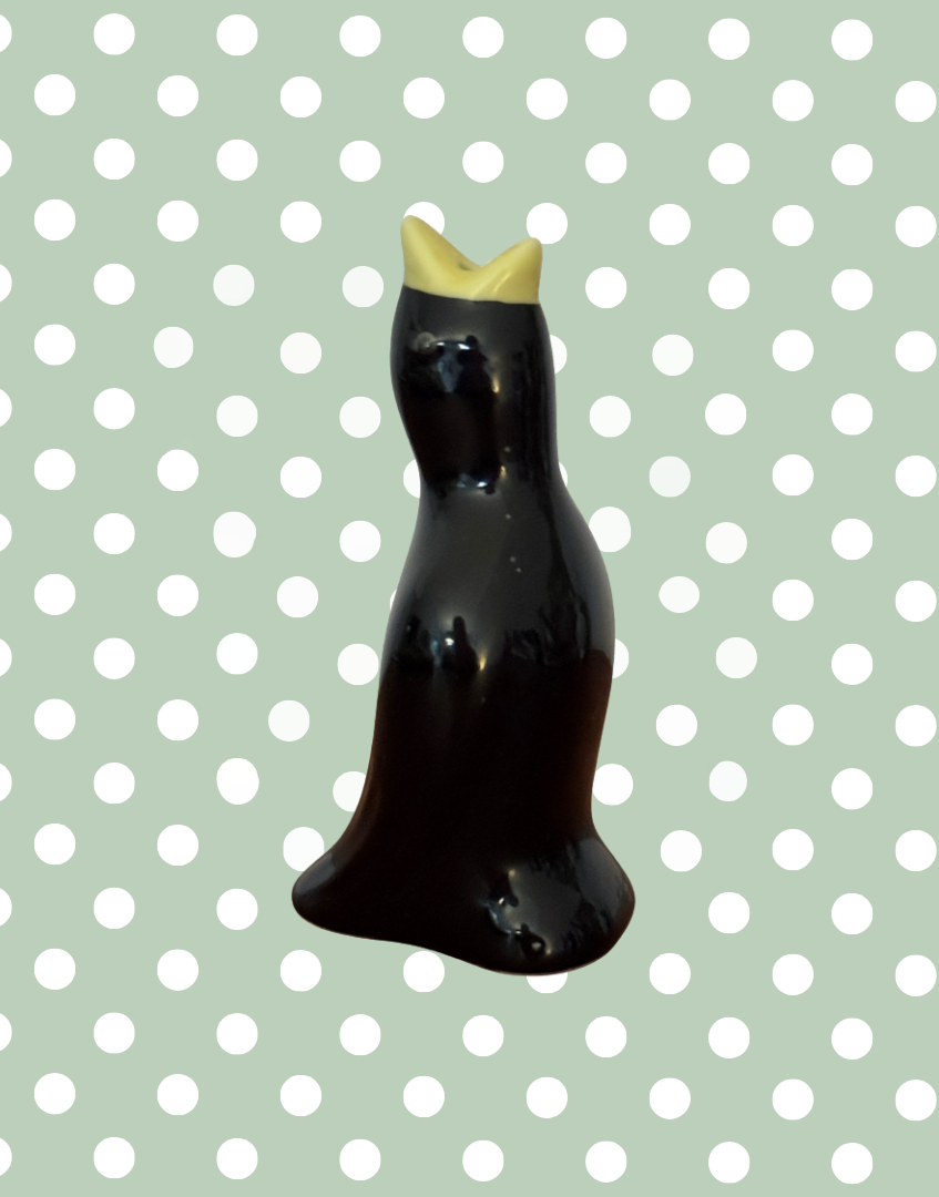 Vintage Black Pie Bird with Yellow Beak 