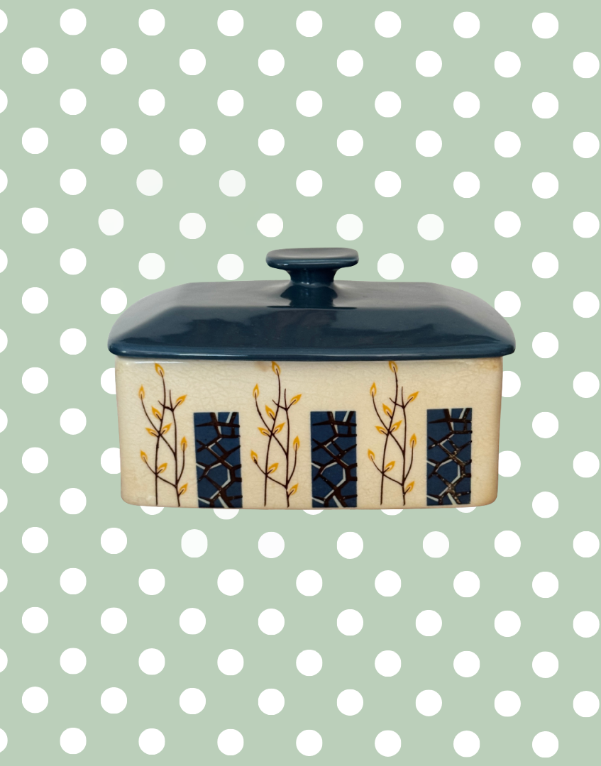 Vintage Beswick cottage butter dish front view