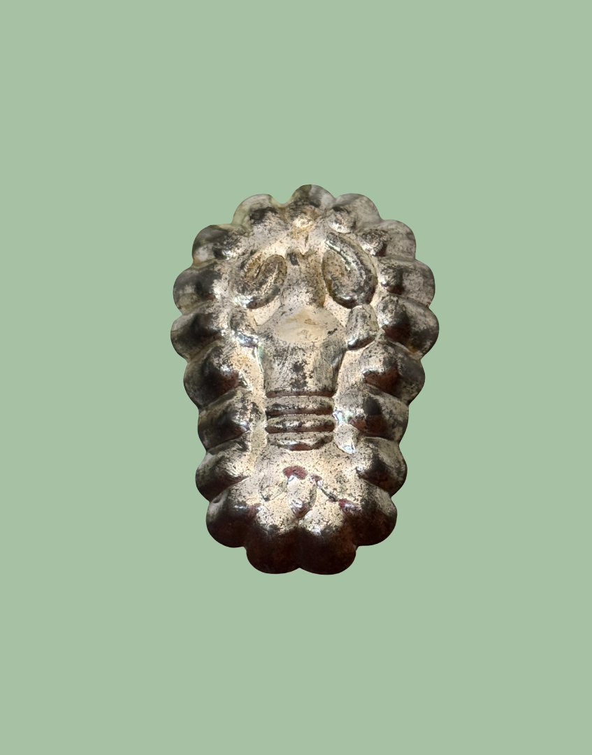 Single vintage lobster shaped tinplate mould from a matching pair of European culinary kitchenalia 