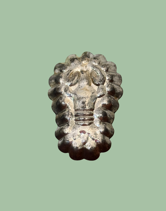 Single vintage lobster shaped tinplate mould from a matching pair of European culinary kitchenalia 