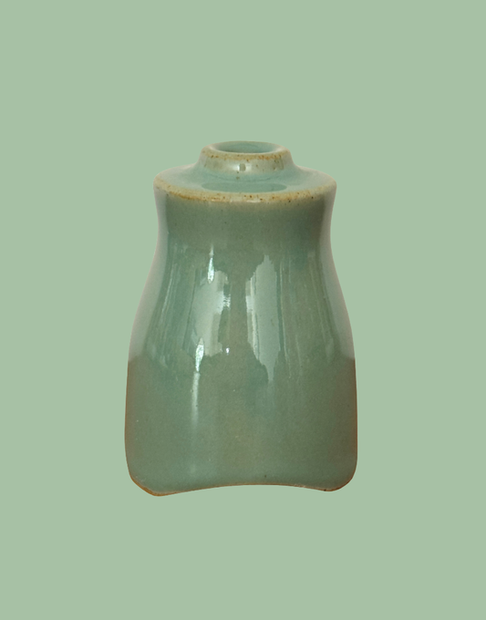Vintage Denby Manor Green ceramic pie funnel with classic sage green 
