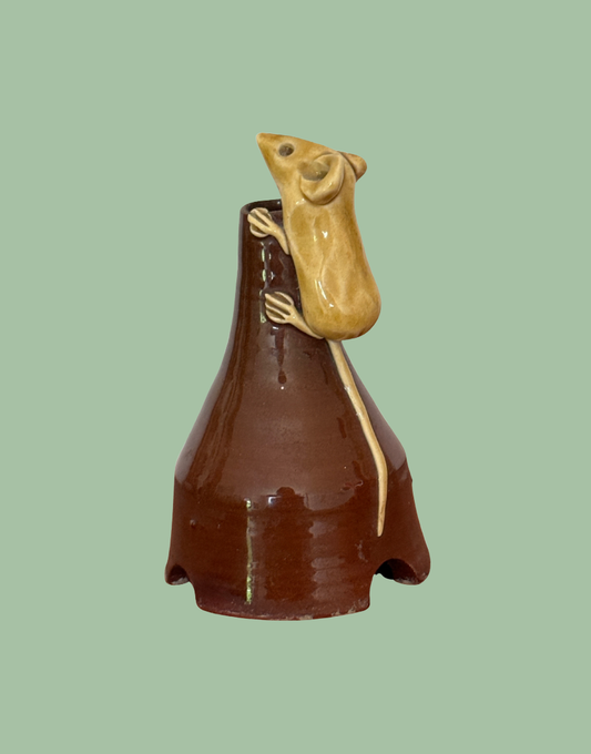 David Cleverly Vintage Country Mouse Pie Funnel