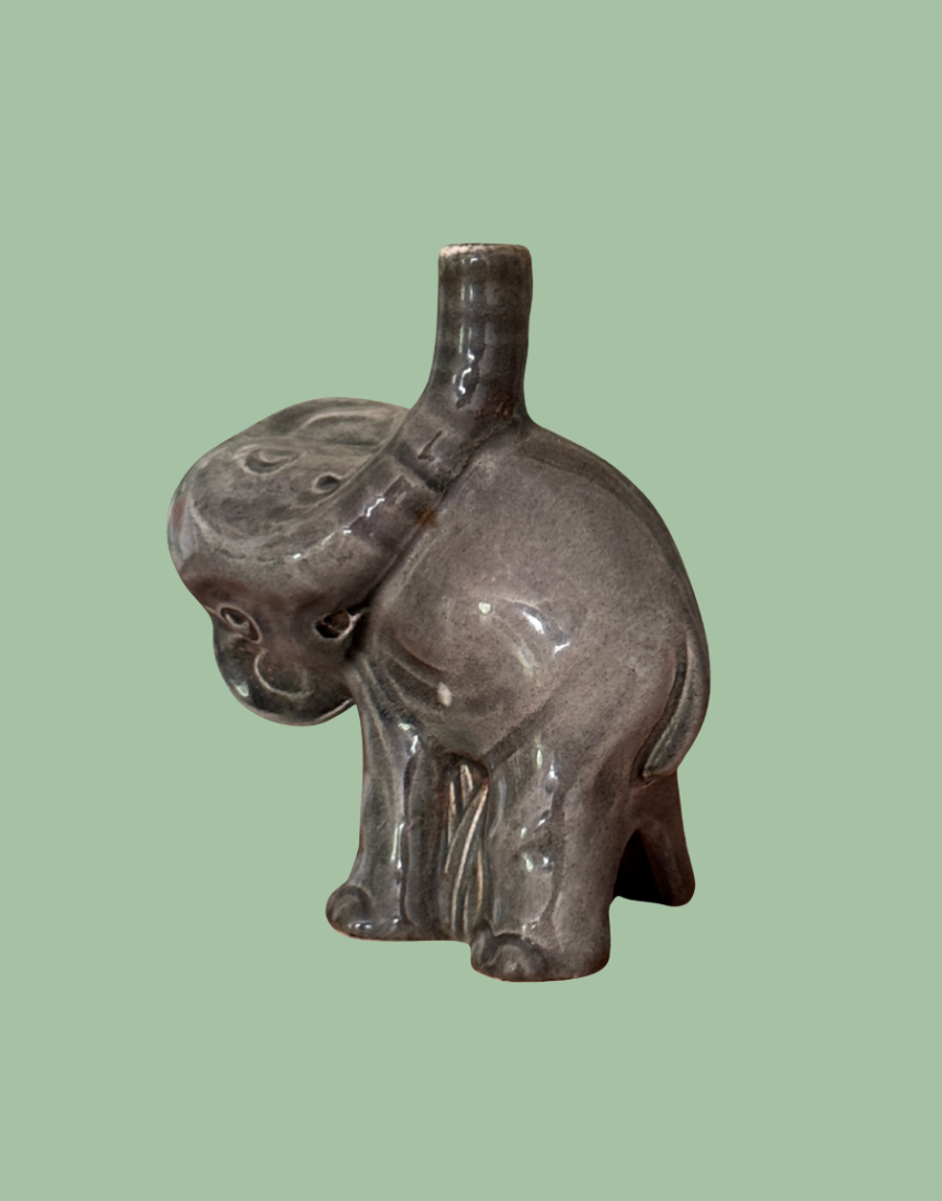 Rare & Adorable Grey Nutbrown Elephant Pie Funnel 