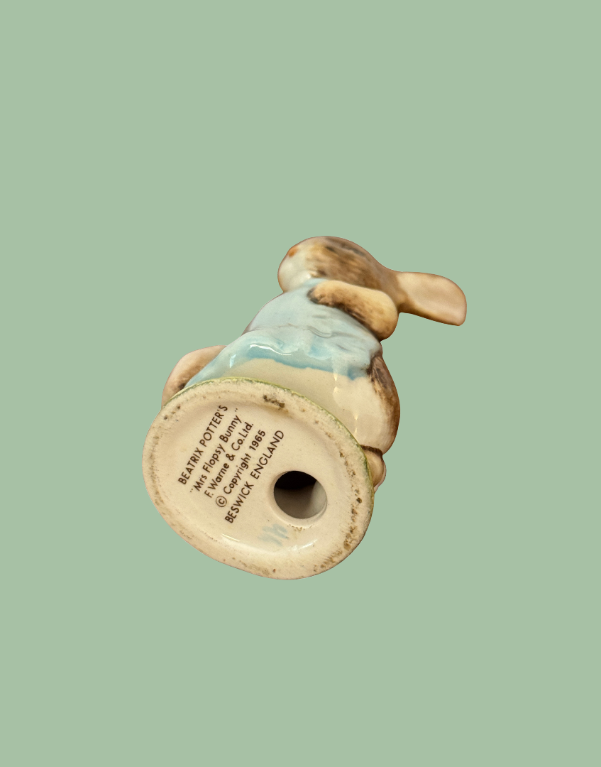 Base of Beswick Mrs Flopsy Bunny showing the BP 3a Brown Line backstamp, 1965 copyright date and artist mark 68.