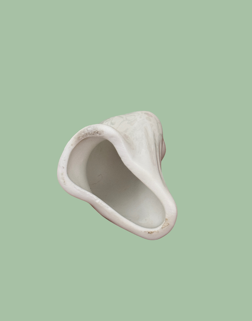Interior view of white pie bird ceramic