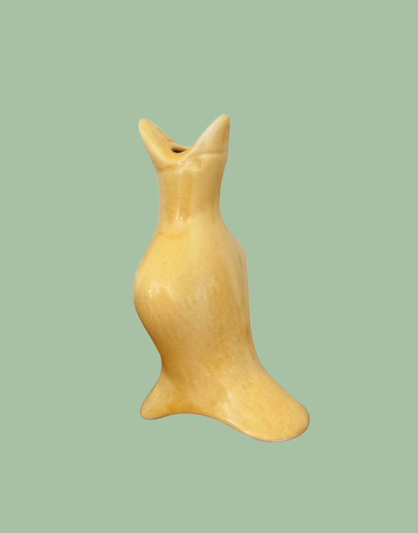 Side View of Yellow Classic English Pottery Baking Pie Bird Vent