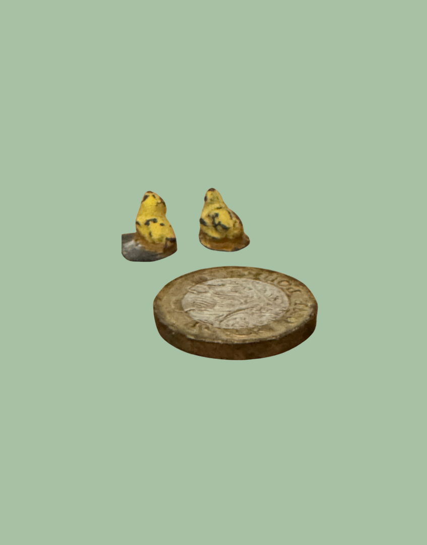 Britains 1920s Chicks Pair Tiny Lead Farm Bird Figures