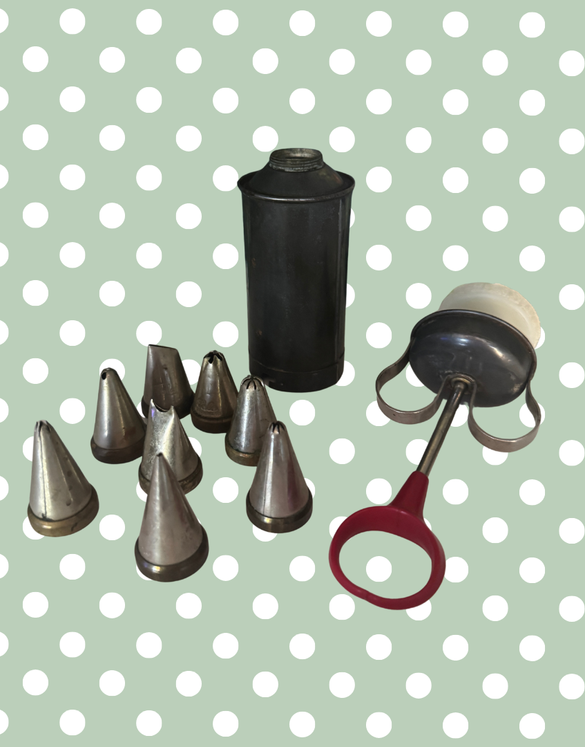 Classic Tala Icing Nozzle Set | Set of 7 | Vintage Cake Decorating Props or Collectable