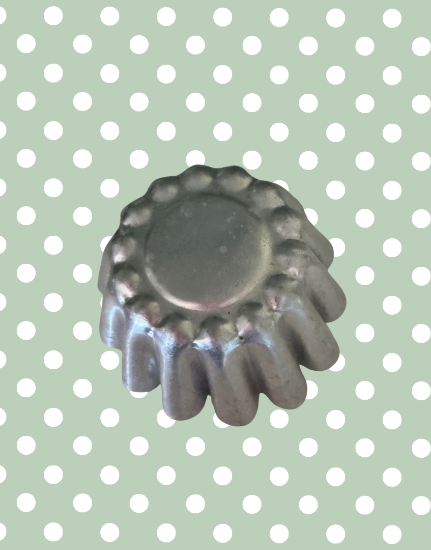 Vintage Classic Fluted Aluminium Patisserie Tart Molds | Set of 4 | 1950s Mid-Century Baking Props or Functional Collectible