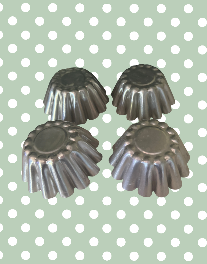 Vintage Classic Fluted Aluminium Patisserie Tart Molds | Set of 4 | 1950s Mid-Century Baking Props or Functional Collectible