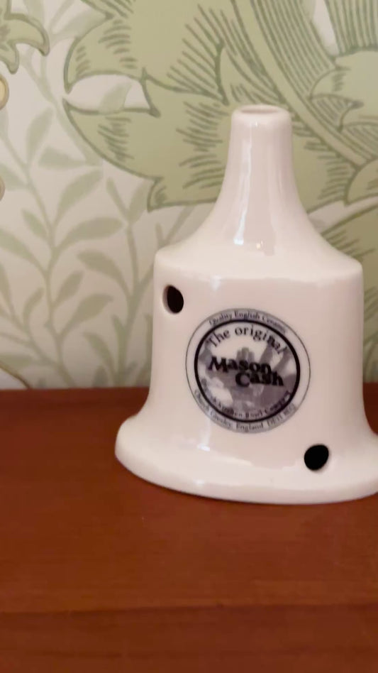 Vintage Mason Cash ‘The Original’ White Ceramic Pie Vent