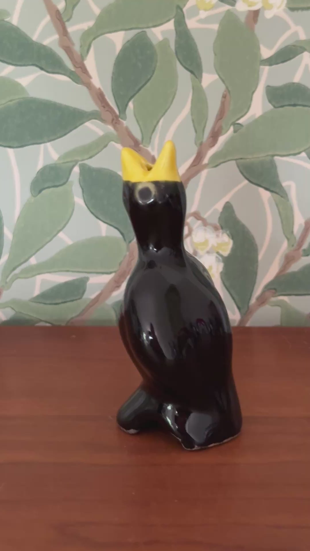 Classic & Charming Black & Yellow Vintage Pie Bird | Sing a Song of Sixpence Style With Characterful Eyes