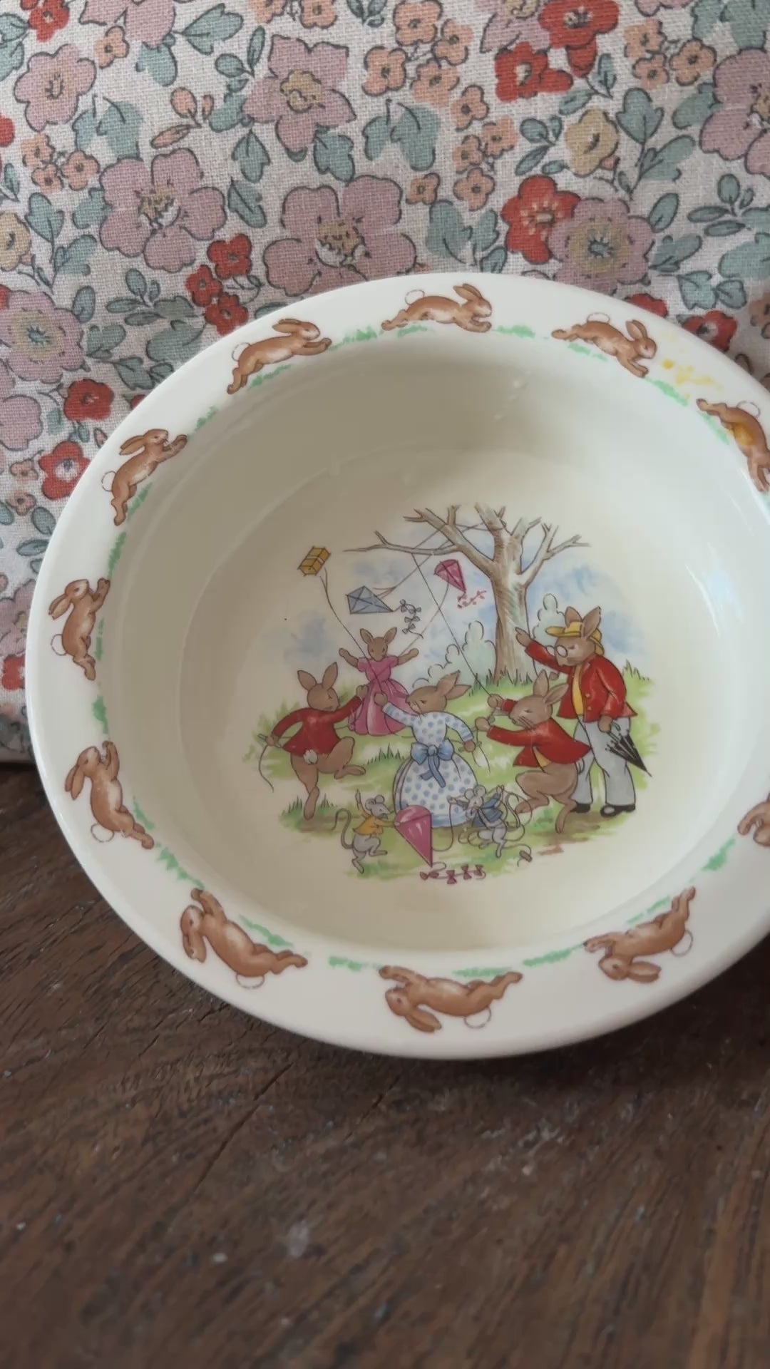 Royal Doulton 'Bunnykins' Collectable Nursery Bowl - Sweet 1934 Beatrix Potter Tableware With Bunnies & Kites