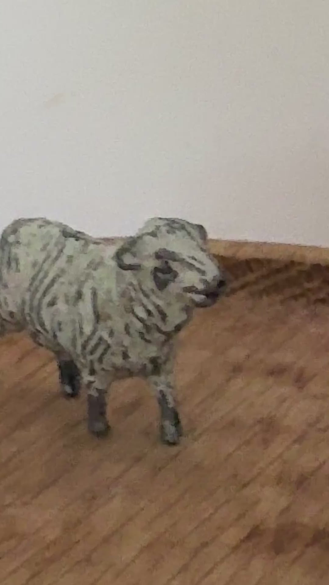 Small Standing Light Beige / White Sheep | Britains Ltd Vintage Lead Farm Animal (1920s)